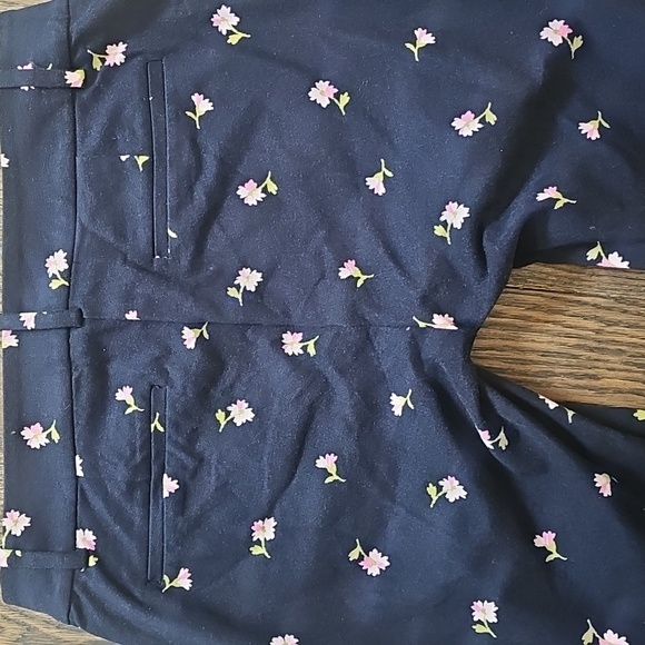 J. Crew Navy Floral Women's Casual Shorts - Picture 5 of 5